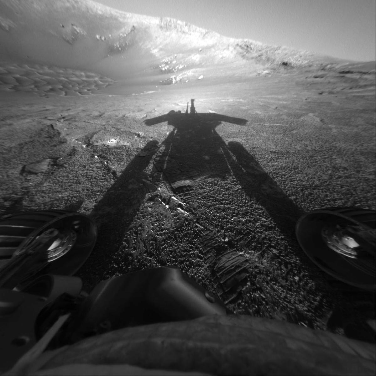 NASA-Mars-Opportunity-Views-Its-Own-Shadow.jpg