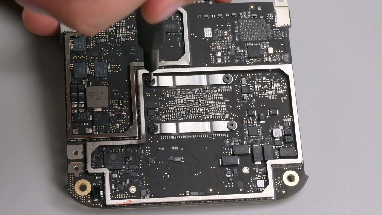 iFixit 拆解苹果 2024 款 M4 Mac mini：7/10 分，极致空间优化、高效散热设计